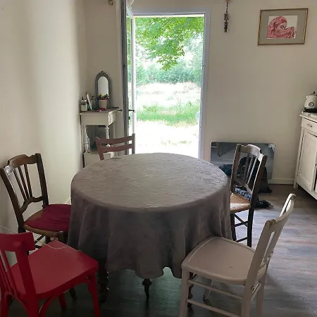 Sous Le Tilleul Centenaire * La Tour-d'Aigues